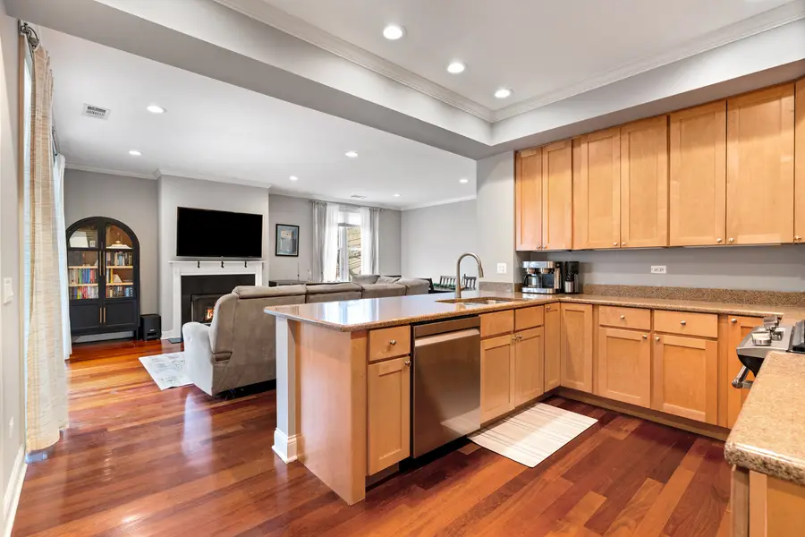 1056 W Lawrence Avenue #2C, Chicago, IL 60640 - #3