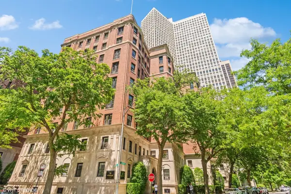 2608 N Lakeview Avenue #2D, Chicago, IL 60614