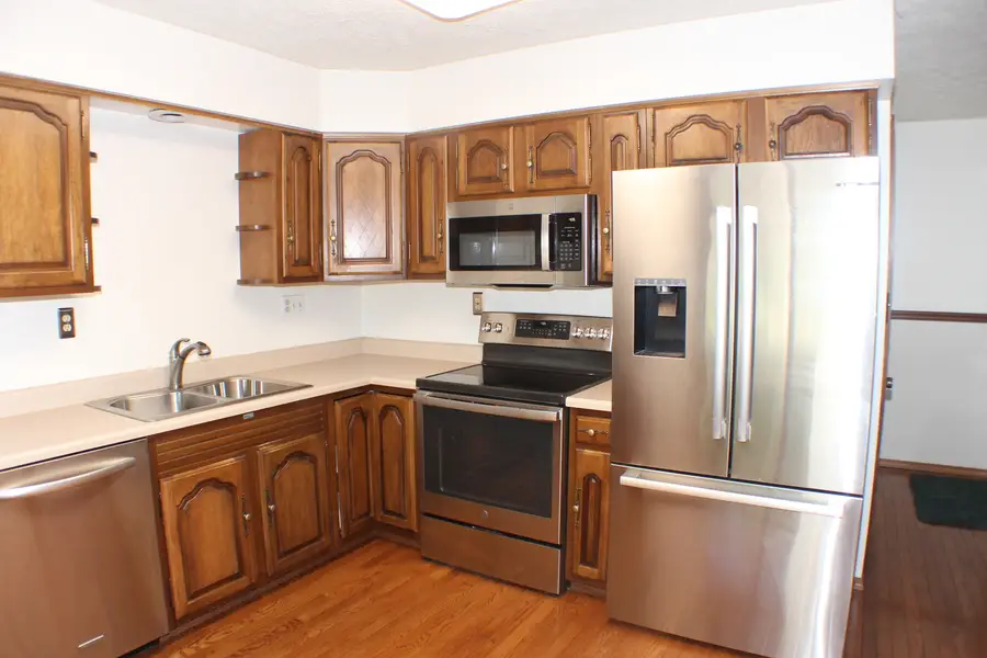 8 Apache Court, Eldridge, IA 52748 - #2