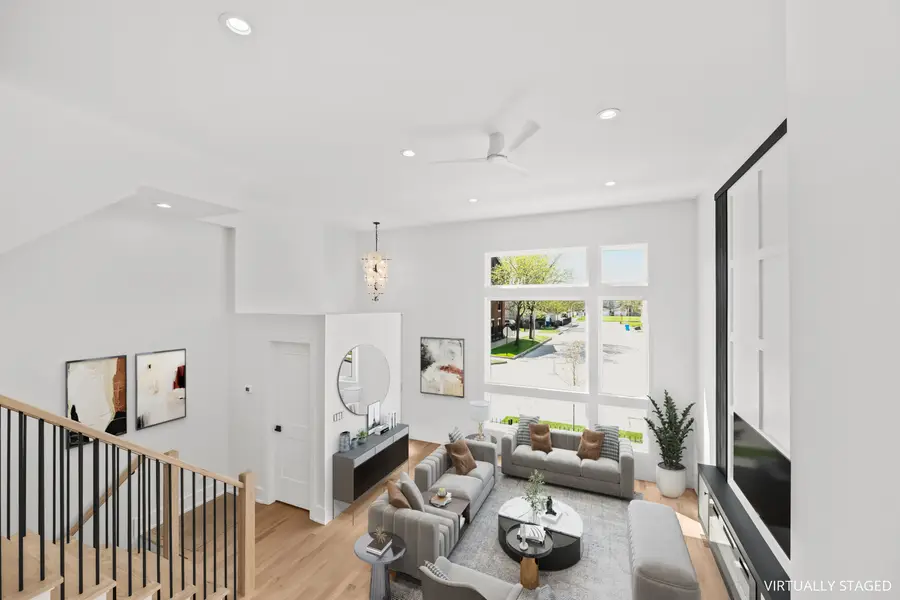 702 E 41 Street, Chicago, IL 60653 - #2