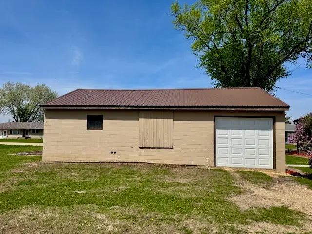 15 School Lane, Goose Lake, IA 52750 - #3