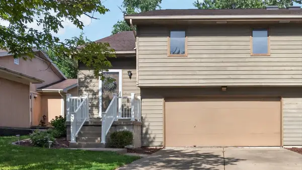 1306 Cadwell Drive, Bloomington, IL 61704