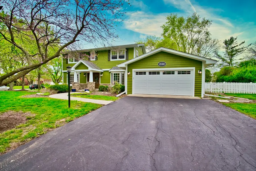 2S510 Seneca Drive, Wheaton, IL 60189 - #2