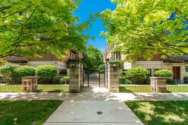 2060 N Stave Street #3, Chicago, IL 60647