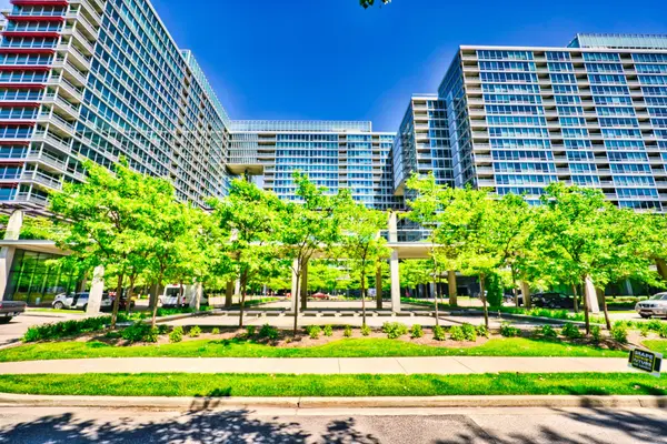 9655 Woods Drive #1602, Skokie, IL 60077