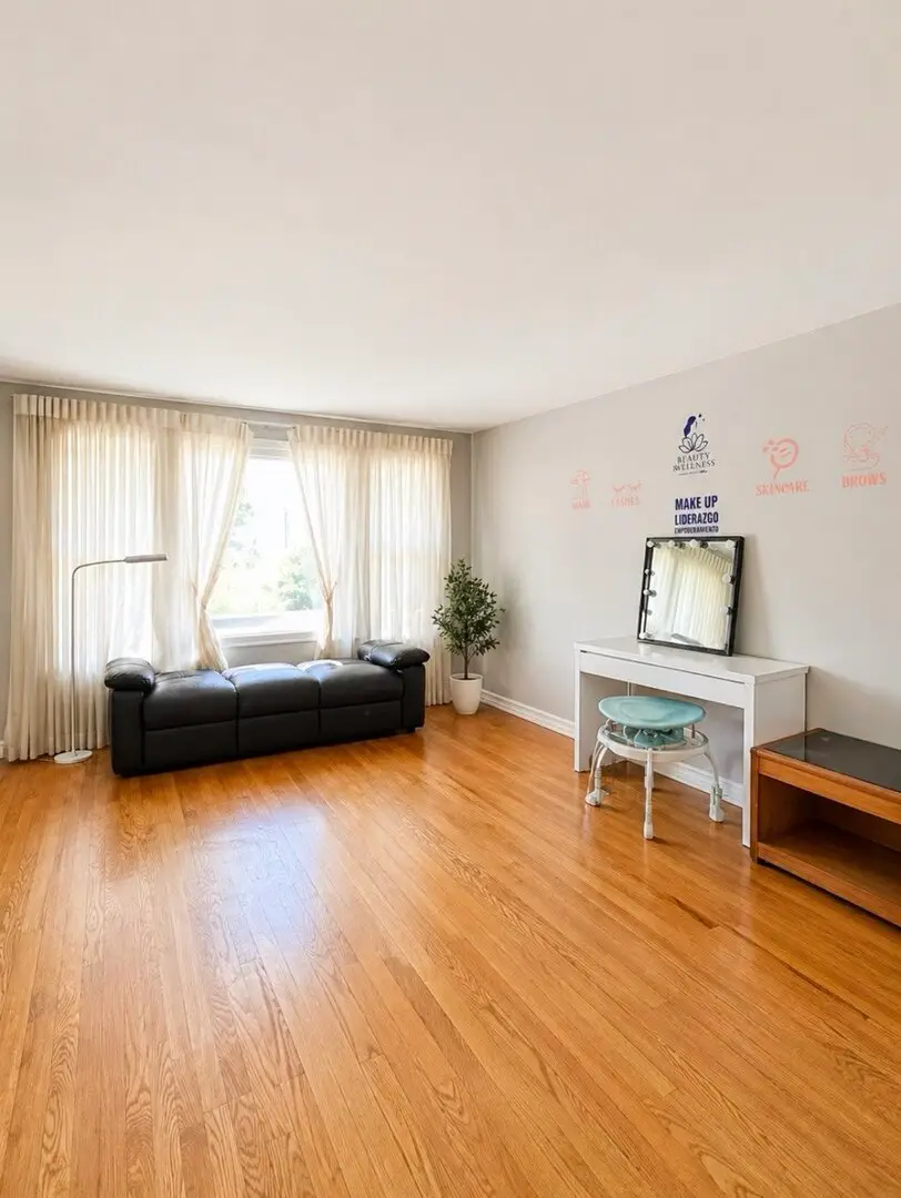 8405 Melvina Avenue, Burbank, IL 60459 - #2