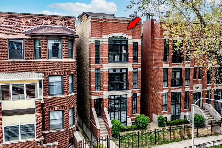 3251 N Kenmore Avenue #3, Chicago, IL 60657 - #2