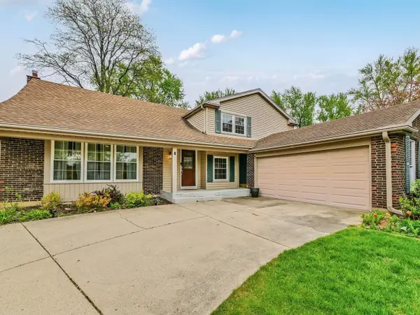 943 N Crestview Drive, Palatine, IL 60067