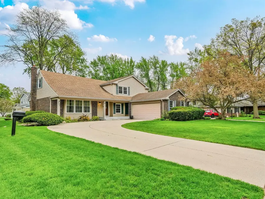 943 N Crestview Drive, Palatine, IL 60067 - #2