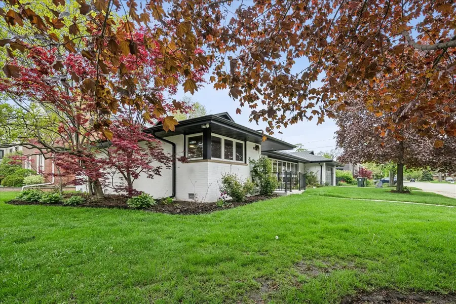 4720 W Albion Avenue, Lincolnwood, IL 60712 - #2