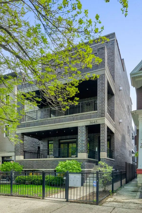 3645 N Damen Avenue #1, Chicago, IL 60618