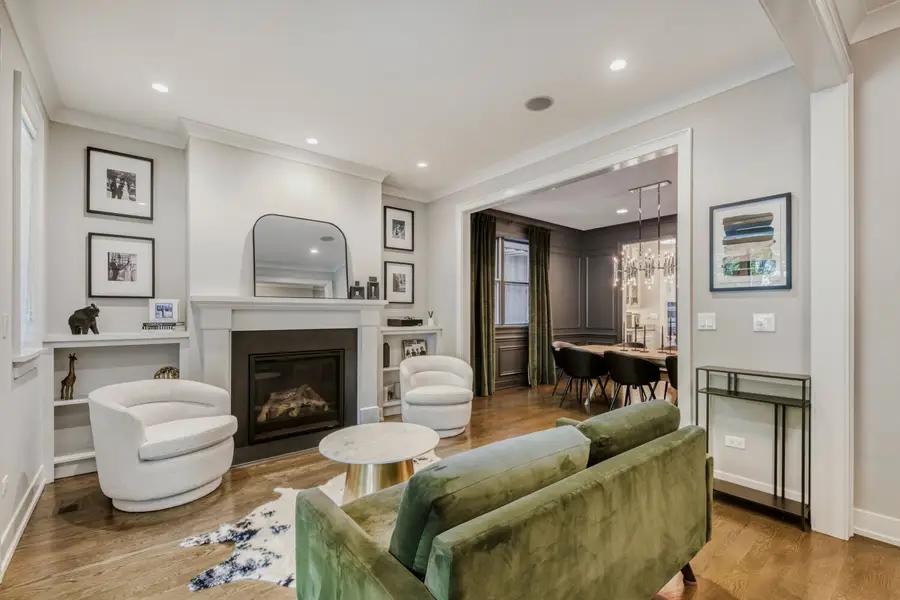 3645 N Damen Avenue #1, Chicago, IL 60618 - #2