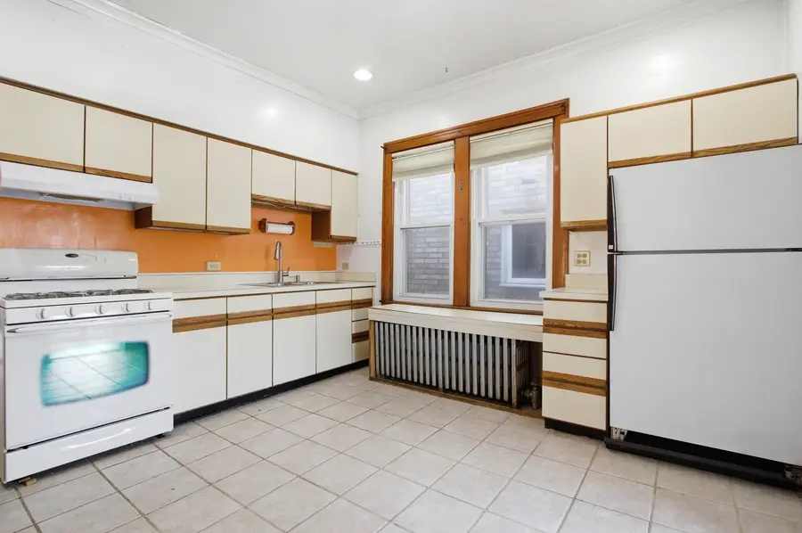 5212 S Kilbourn Avenue, Chicago, IL 60632 - #3