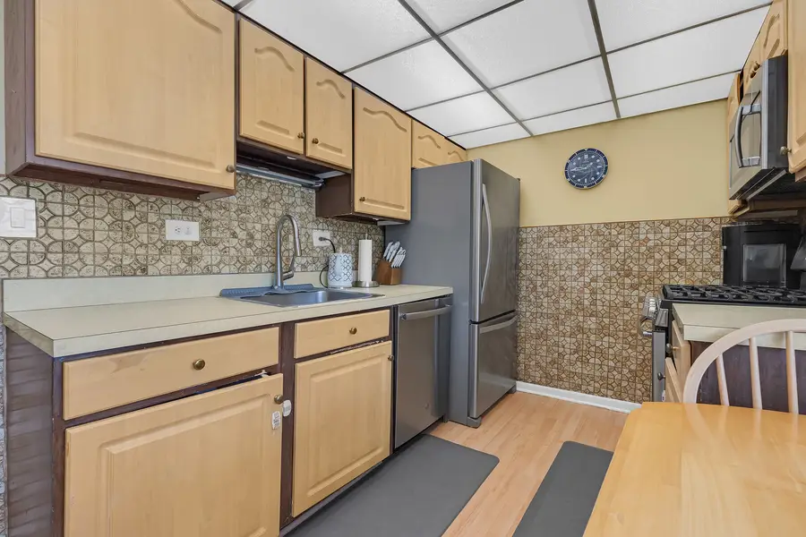 945 E Kenilworth Avenue #423, Palatine, IL 60074 - #3