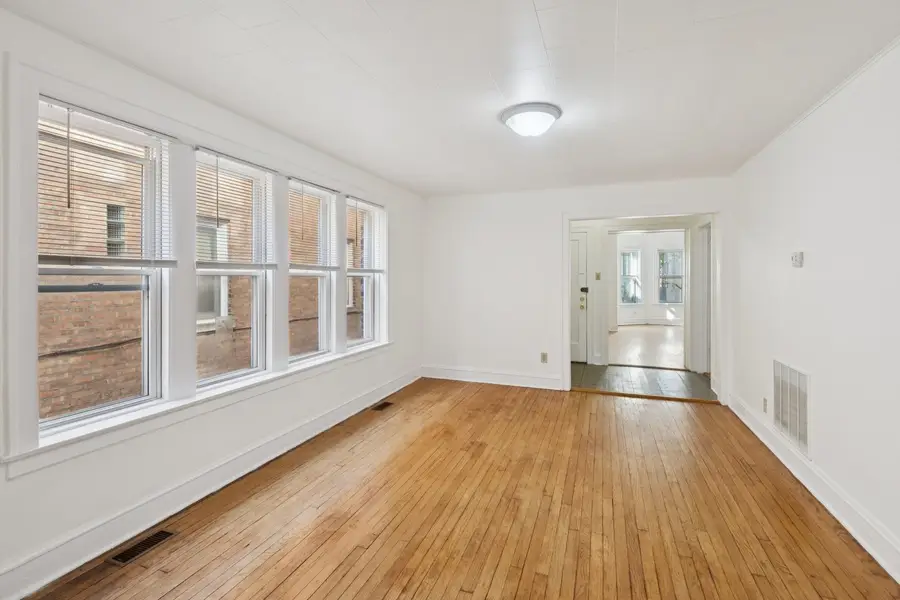 2249 W Arthur Avenue, Chicago, IL 60645 - #3