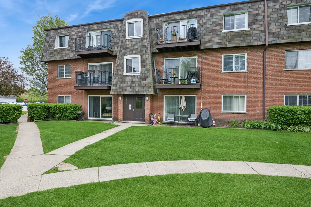 9352 Bay Colony Drive #1E, Des Plaines, IL 60016 - #1