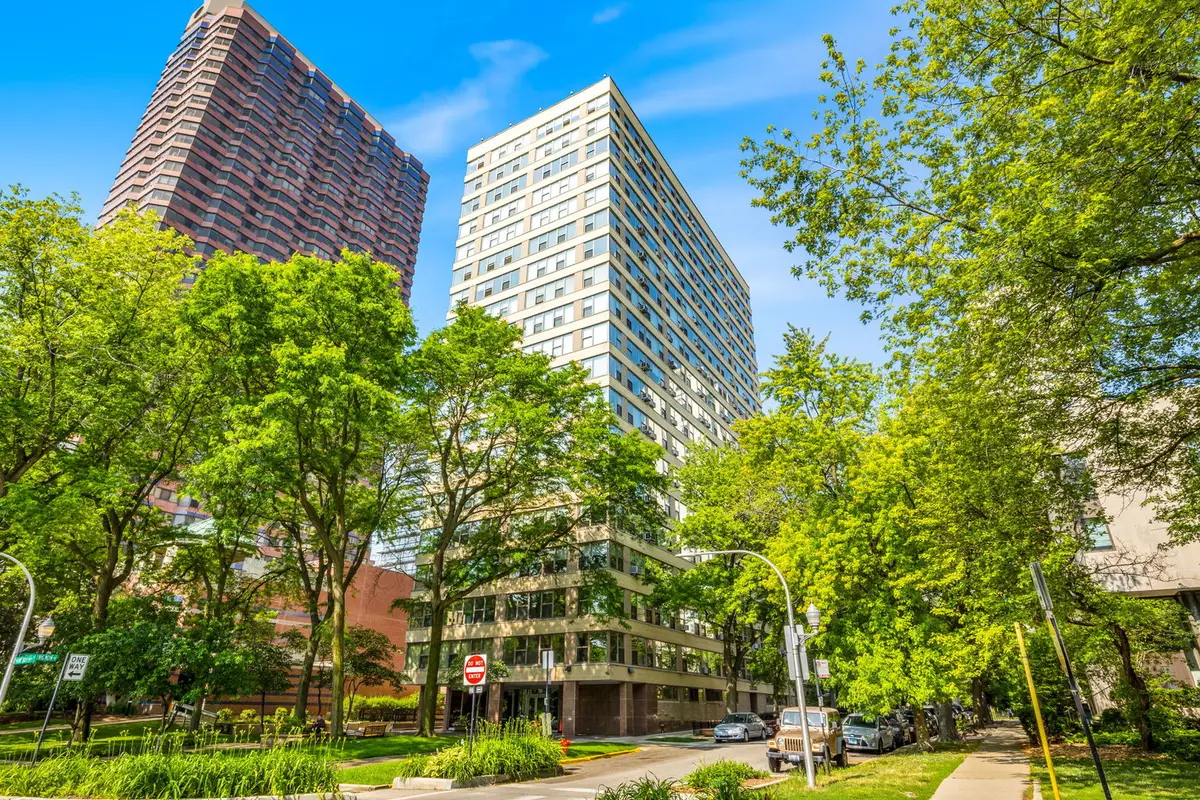 2970 N Lake Shore Drive #2C, Chicago, IL 60657 - #1