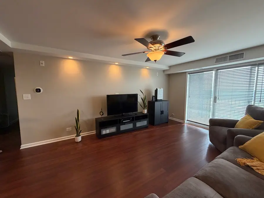5400 Walnut Avenue #803, Downers Grove, IL 60515 - #3