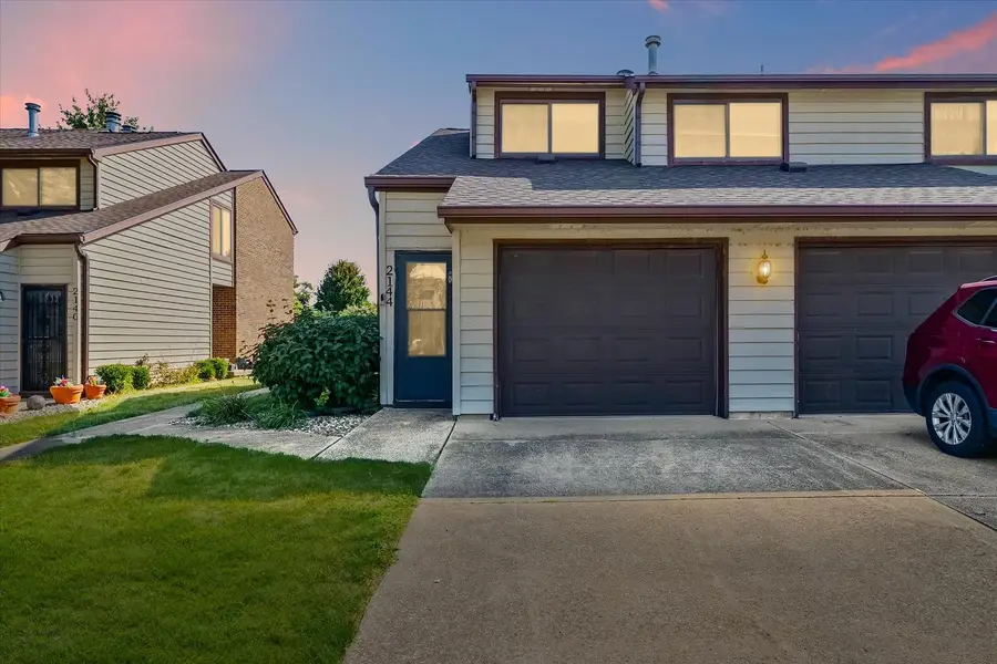 2144 Harbortown Circle #2144, Champaign, IL 61821 - #2