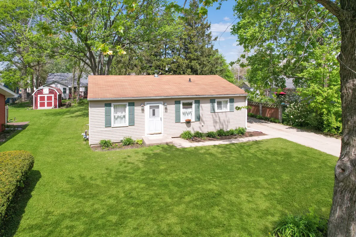 311 E Jones Street, Plano, IL 60545 - #1