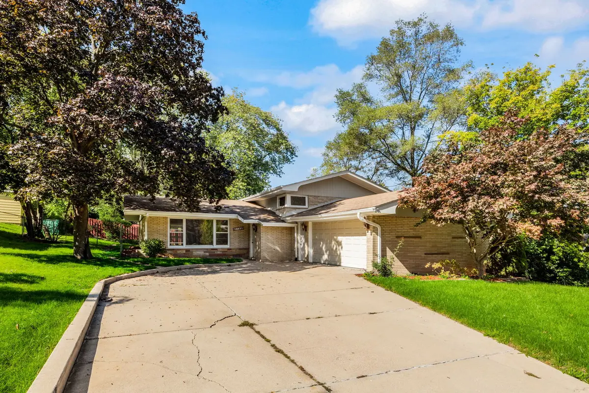 8746 S 81st Court, Hickory Hills, IL 60457 - #1