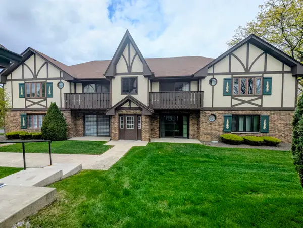11511 Autobahn Drive E #102, Palos Park, IL 60464