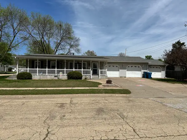 914 12th Place, Camanche, IA 52730