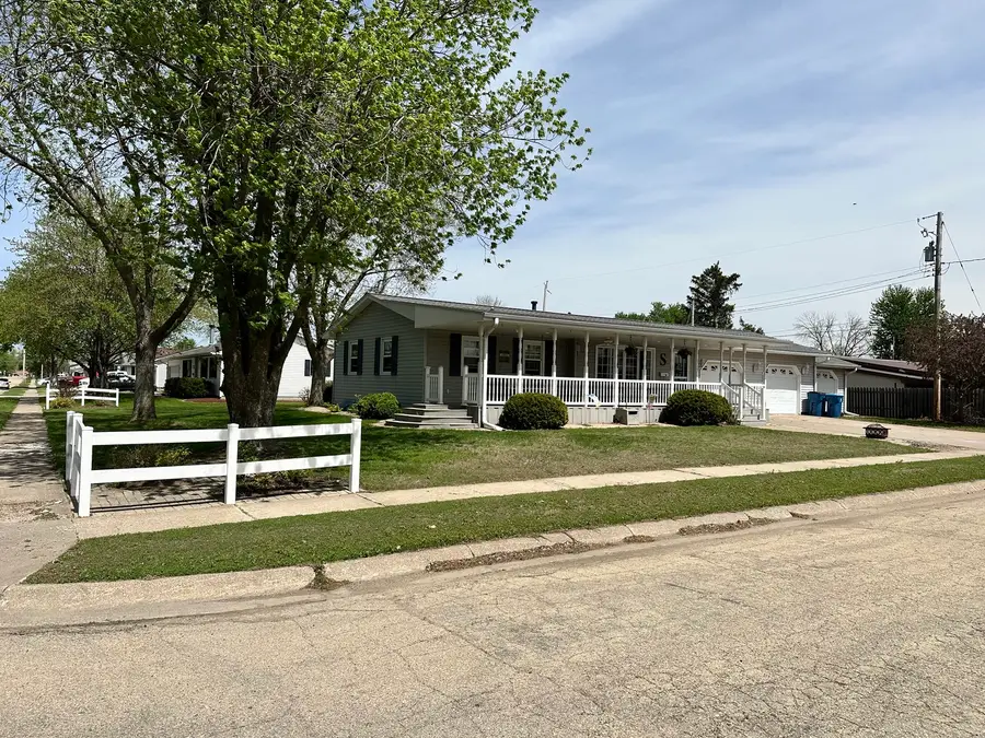 914 12th Place, Camanche, IA 52730 - #2