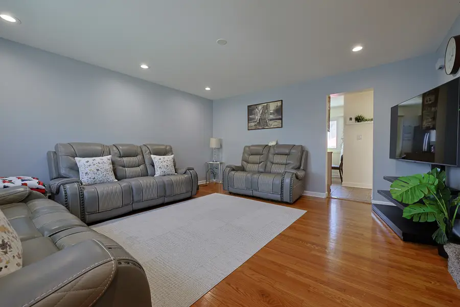 8668 Gregory Lane #F, Des Plaines, IL 60016 - #3