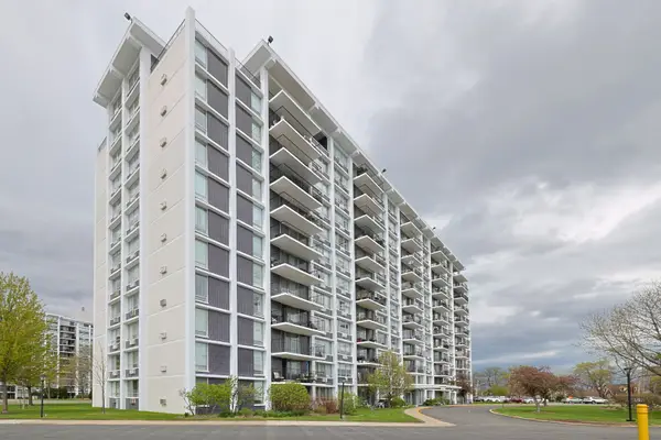 8809 W Golf Road #11D, Niles, IL 60714