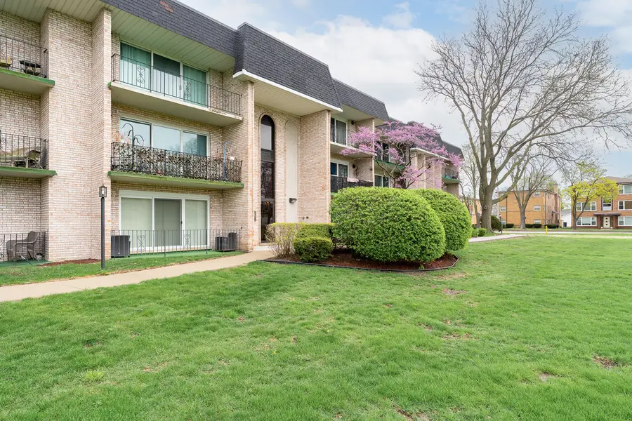 9202 S Pulaski Road #1E, Oak Lawn, IL 60453 - #2