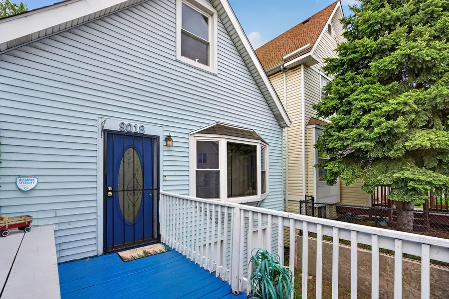 9018 S Brandon Avenue, Chicago, IL 60617 - #2