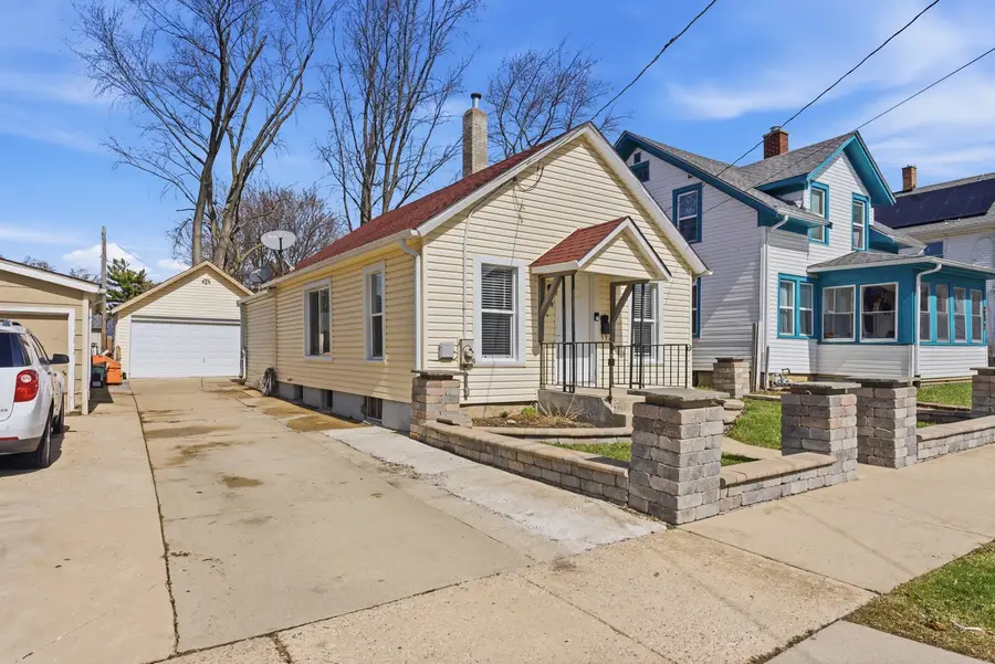 810 Superior Street, Aurora, IL 60505 - #2