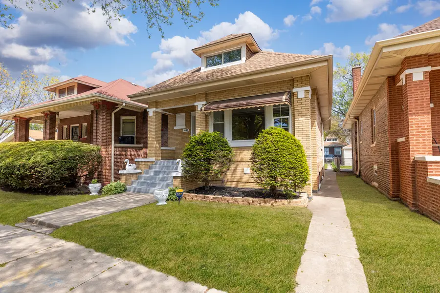 8109 S Marquette Avenue, Chicago, IL 60617 - #2