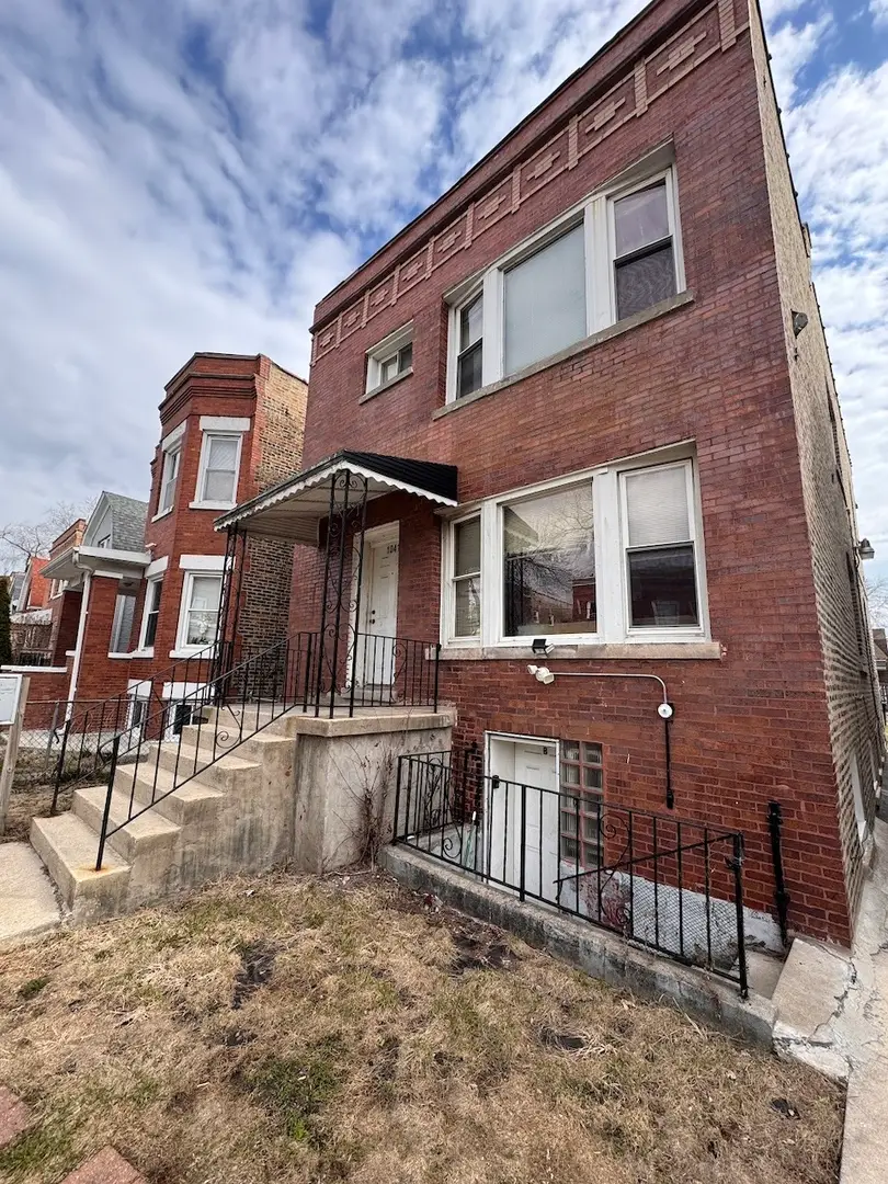 1041 N Central Park Avenue, Chicago, IL 60651 - #1