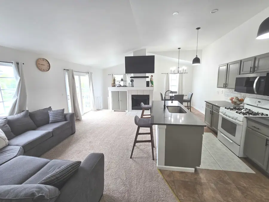 769 Hobart Drive #C, South Elgin, IL 60177 - #2