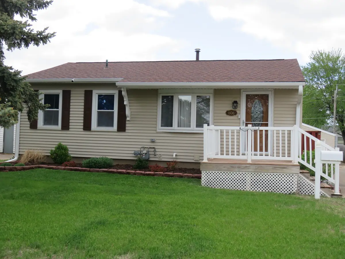 606 14th Place, Camanche, IA 52730 - #1