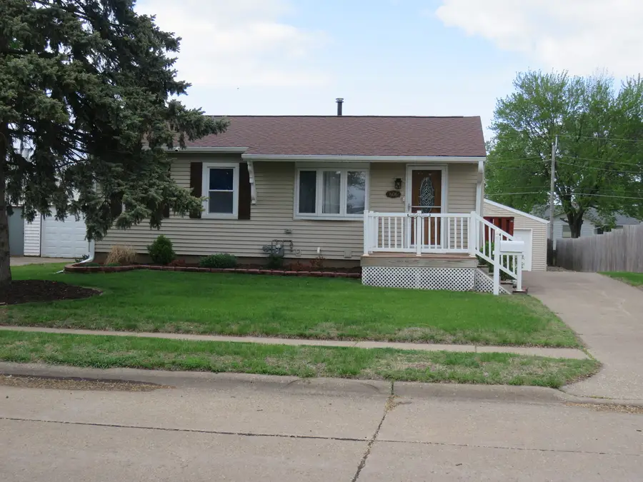 606 14th Place, Camanche, IA 52730 - #2