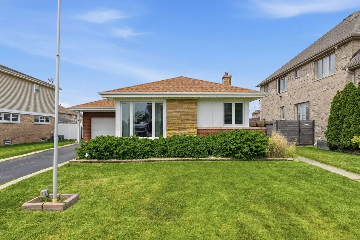 8130 W Berwyn Avenue, Chicago, IL 60656 - #1
