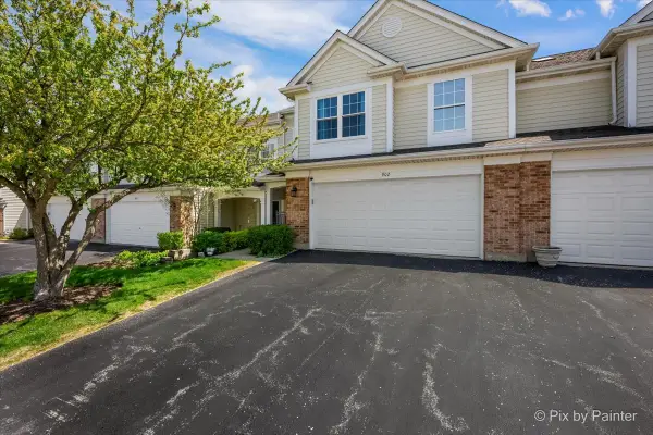 902 Huntington Drive, Elk Grove Village, IL 60007