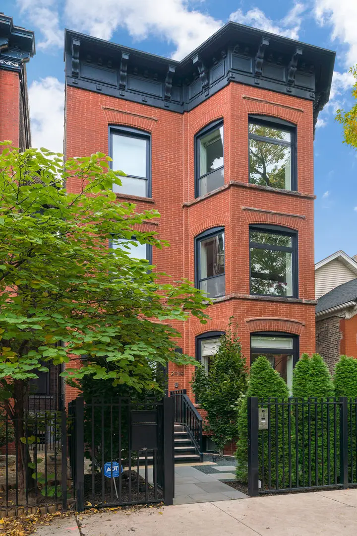 2119 N Kenmore Avenue, Chicago, IL 60614 - #1