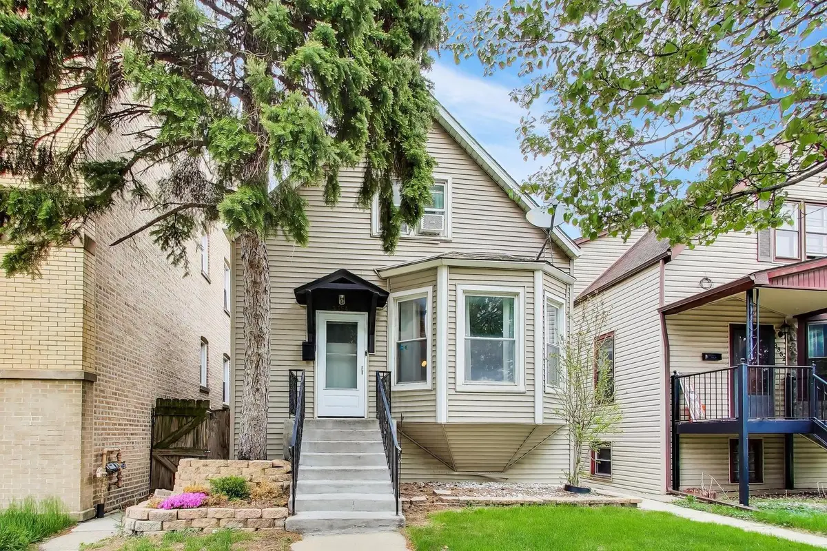 3354 W Pensacola Avenue, Chicago, IL 60618 - #1
