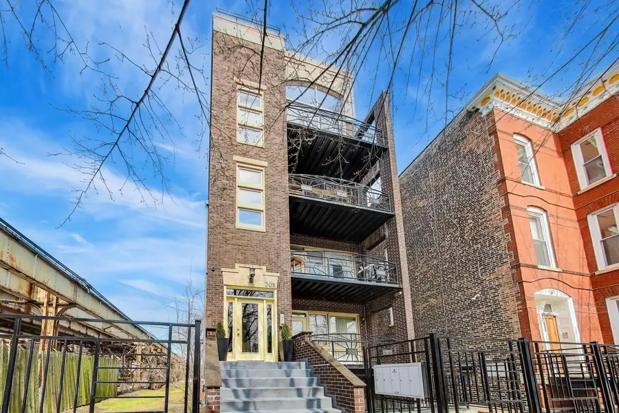 308 W Evergreen Avenue #2, Chicago, IL 60610 - #3