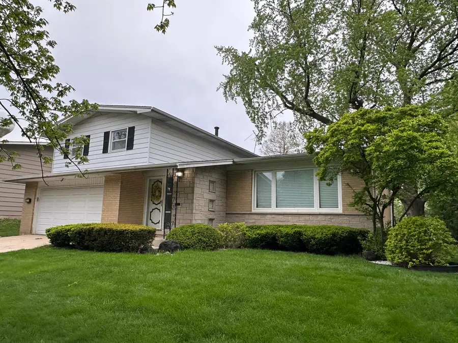 821 W Manor Court, Glenwood, IL 60425 - #2