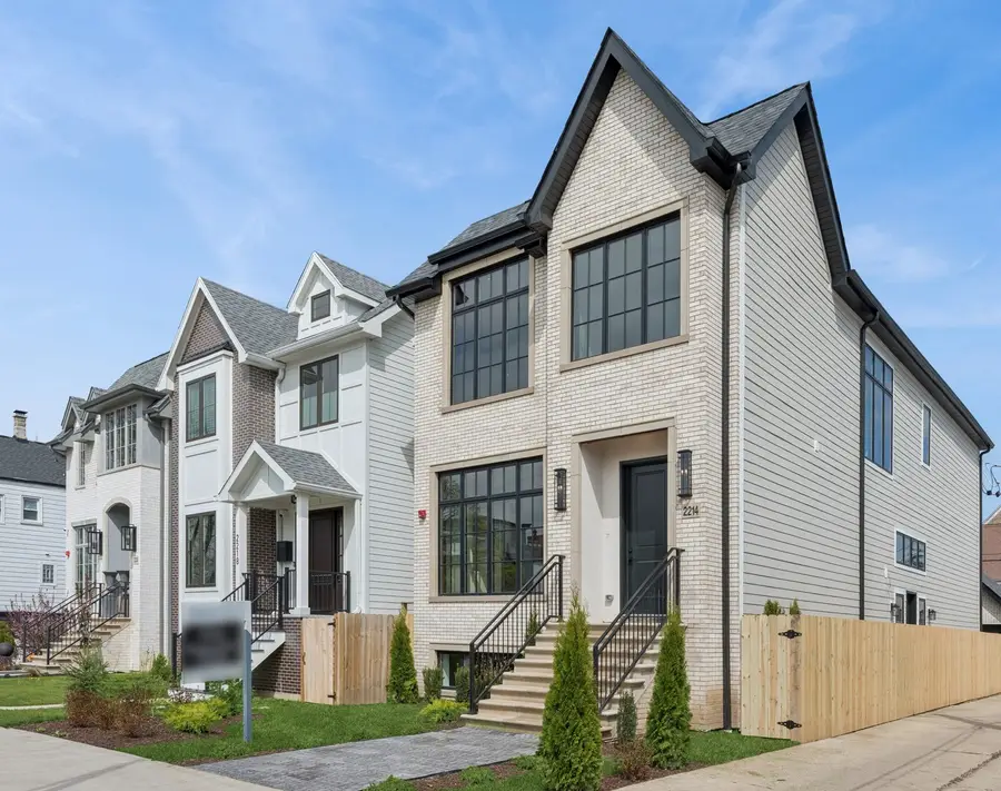 2214 W Oakdale Avenue, Chicago, IL 60618 - #2