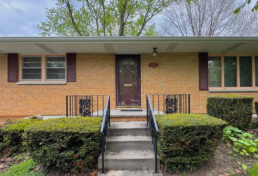 303 Gayle Avenue, Dekalb, IL 60115 - #2