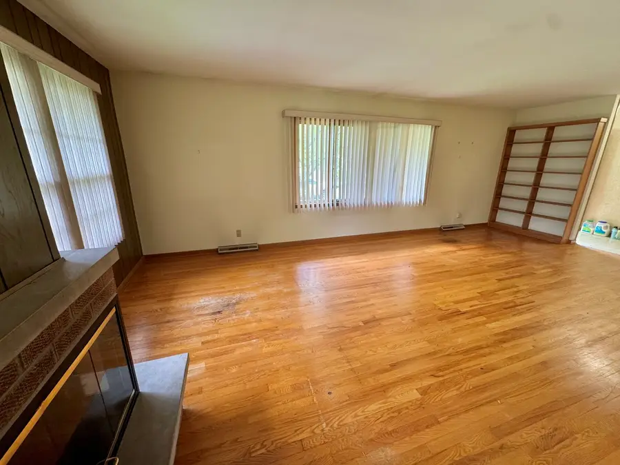 303 Gayle Avenue, Dekalb, IL 60115 - #3