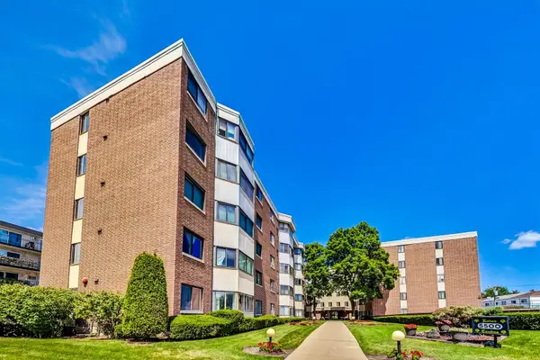 5500 Lincoln Avenue #201W, Morton Grove, IL 60053