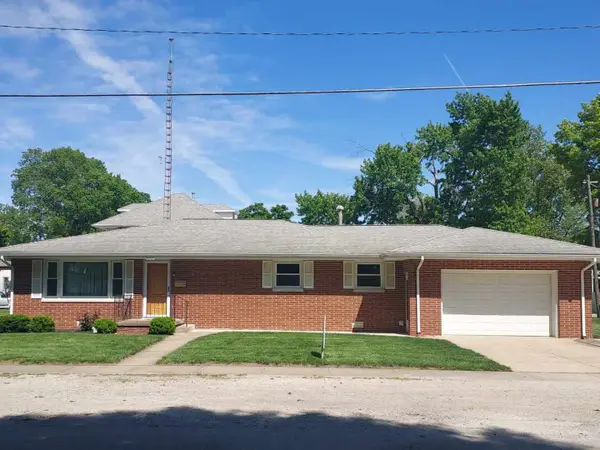 207 N Center Street, Tuscola, IL 61953