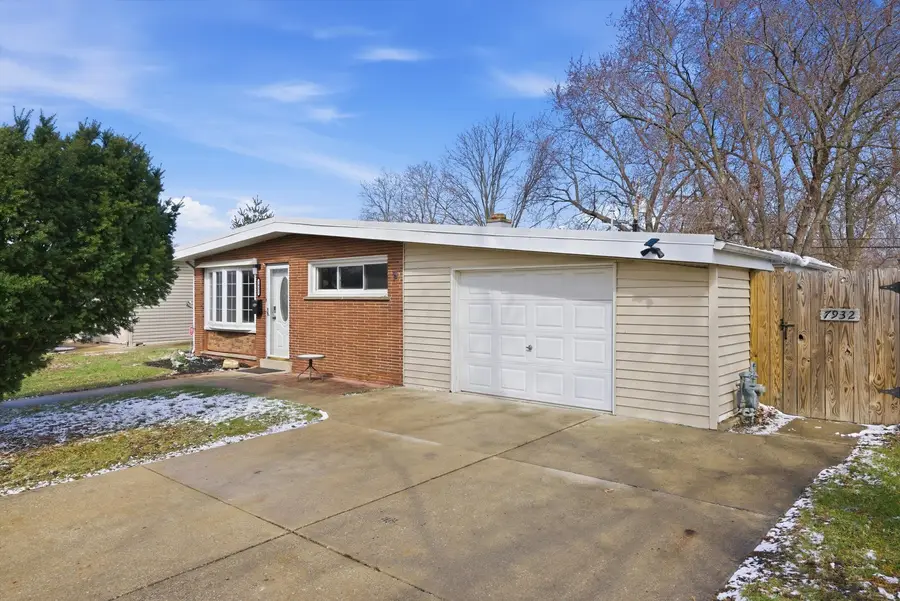 7932 W 98th Place, Hickory Hills, IL 60457 - #3